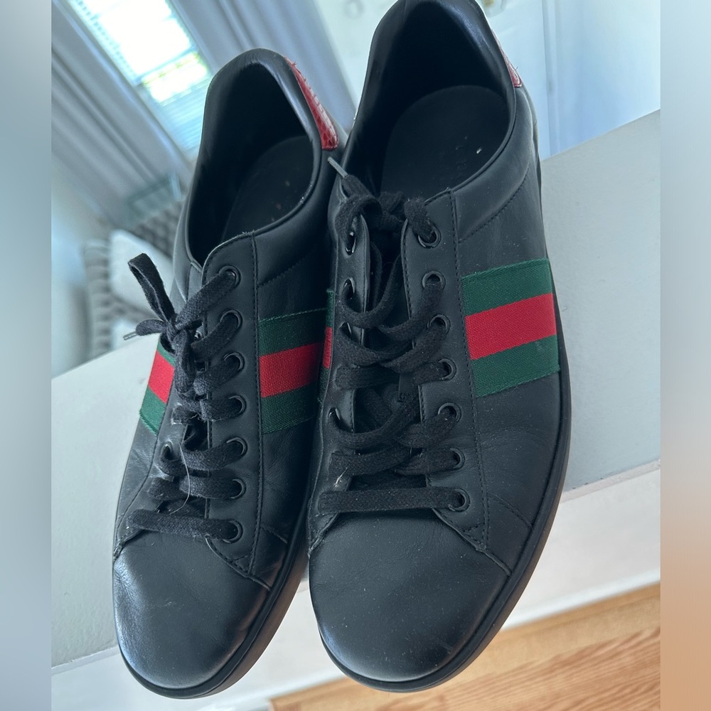 Slightly Worn Men Gucci Sneakers